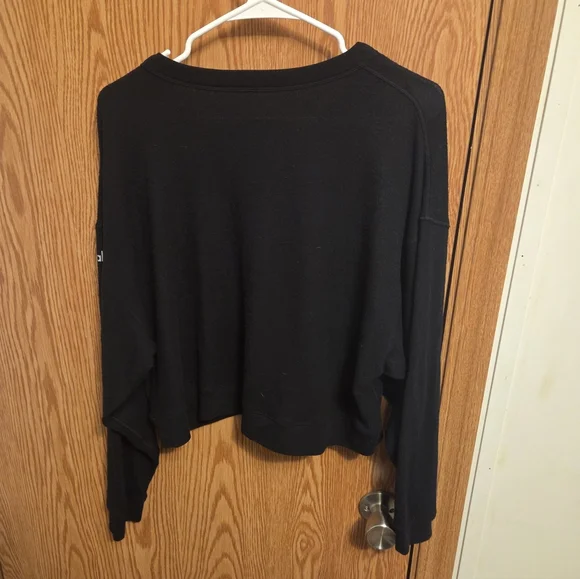 ALO Yoga Cropped V-neck Long Sleeve Top Medium Women's - Picture 6 of 6